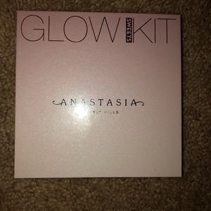 Anastasia Beverly Hills glow kit